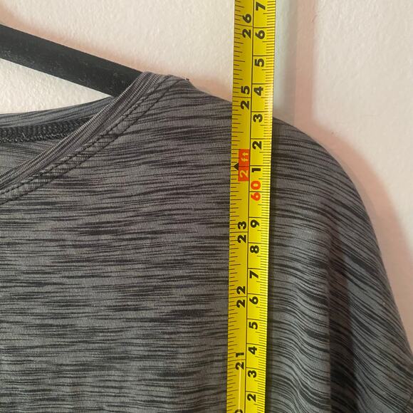 Lululemon Back In Action Heathered Gray Long Sleeve Shirt Women's size 10 - Picture 8 of 8